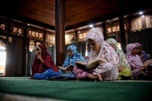 Menangkap Keindahan dan Spiritualitas: Fotografi di Bulan Ramadan